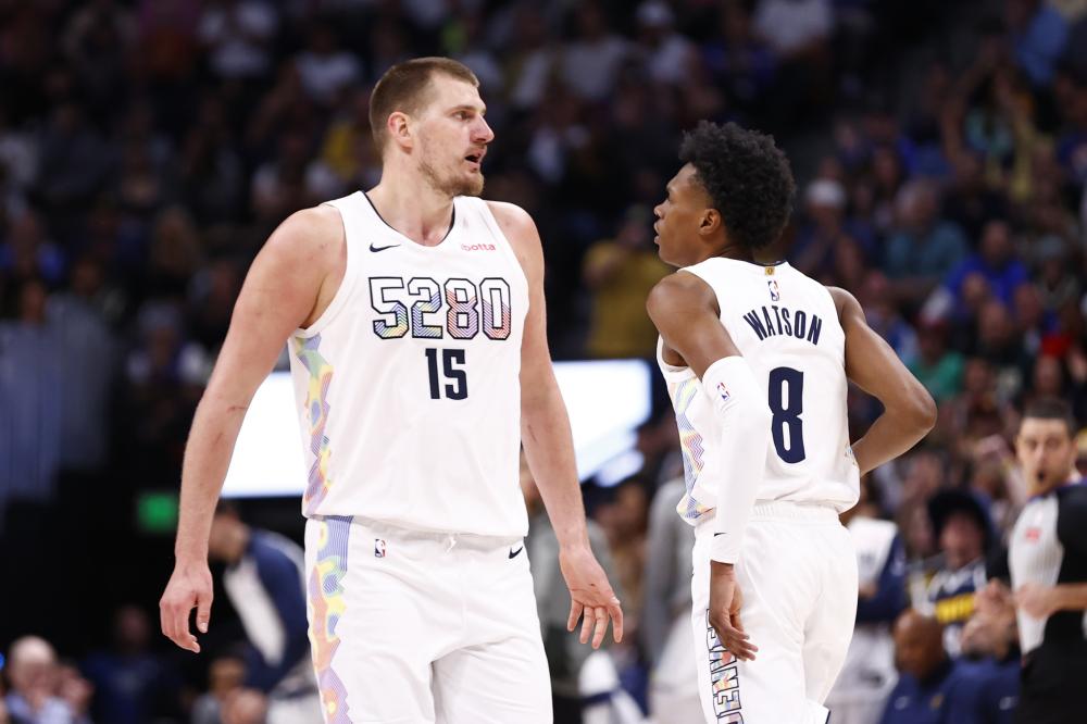 以其卓越的 以其卓越的