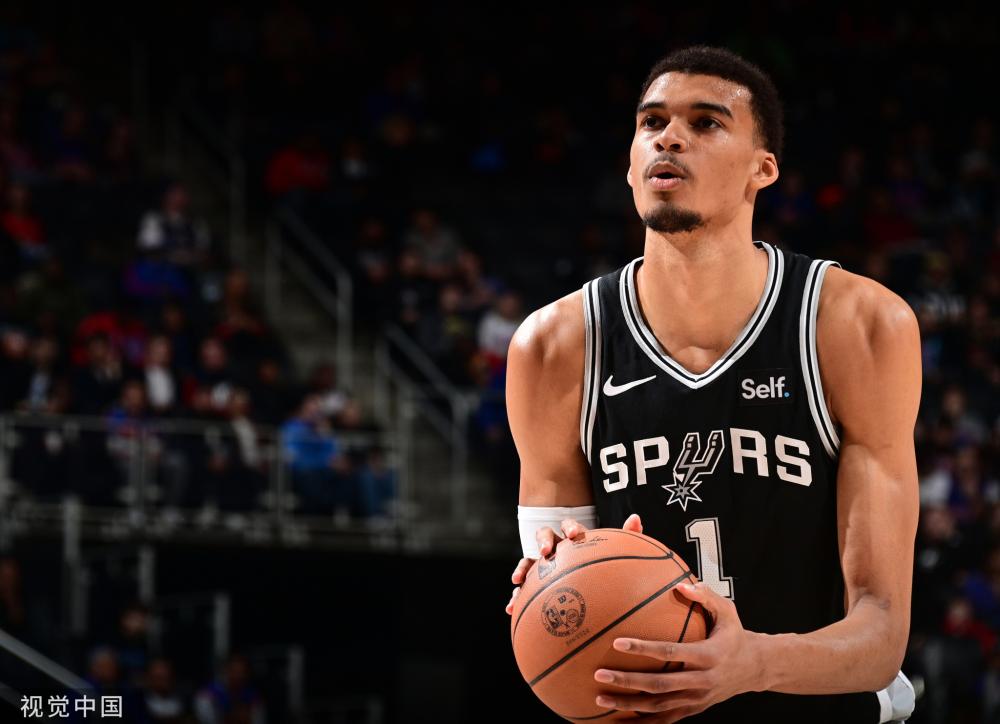 内马尔辗转 内马尔辗转